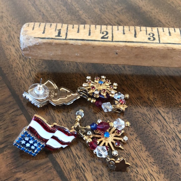 Vintage Lunch at the Ritz patriotic pierced fireworks earrings - Picture 13 of 15